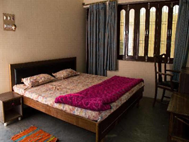 Ishan Paying Guest House Varanasi Exterior photo